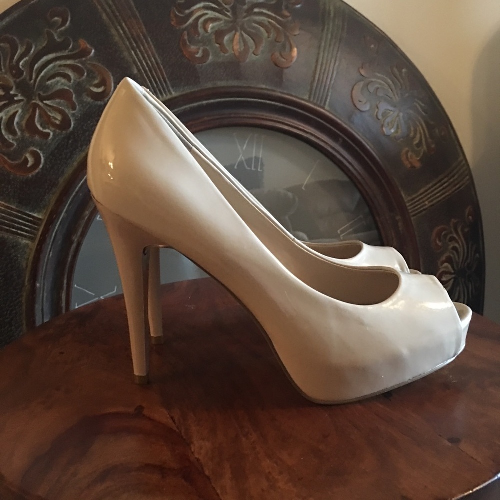 GUESS stiletto